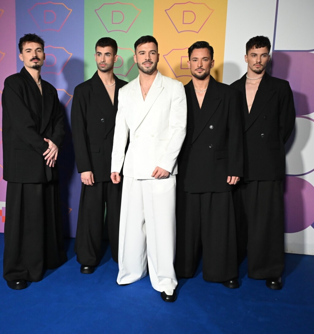 IVXN i članovi njegovog tima