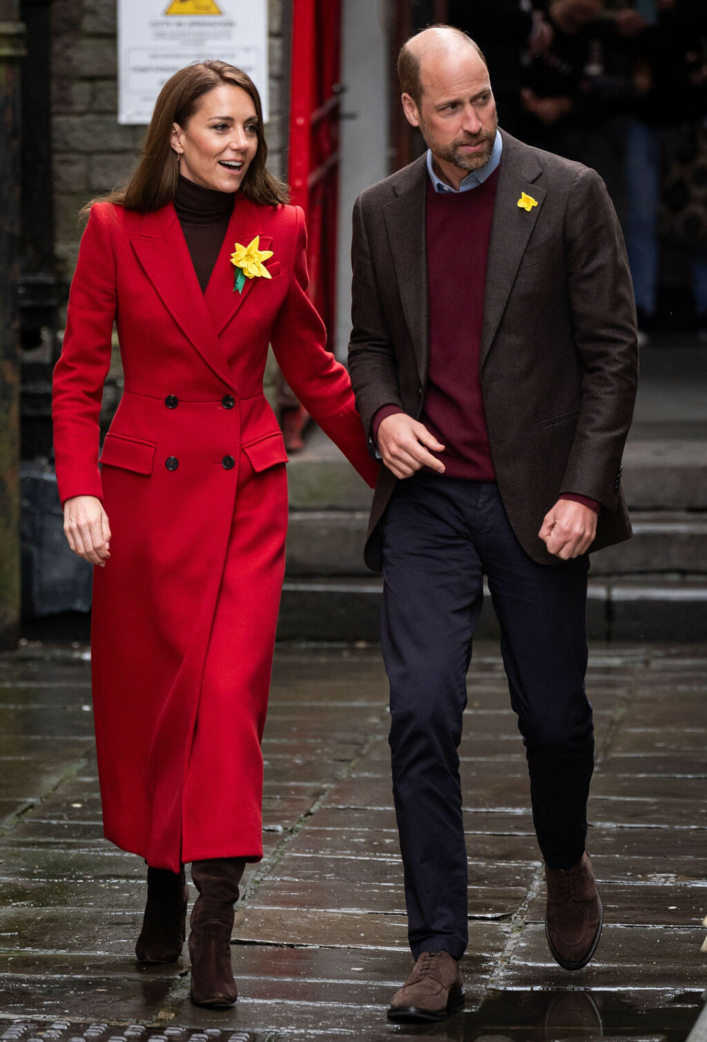 Catherine Middleton u kaputu modne kuće Alexander McQueen - 1