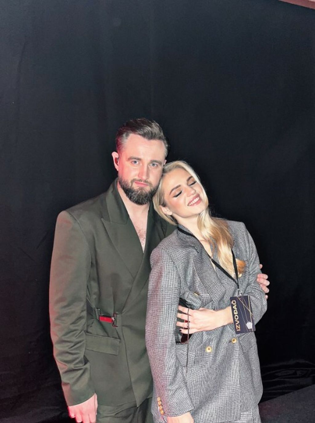 Matija Cvek sa suprugom