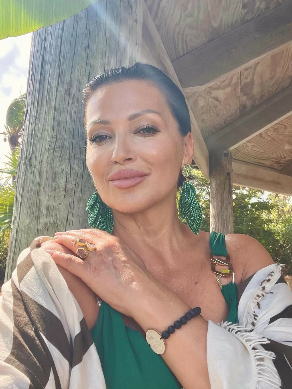 Nina Badrić u zelenom kupaćem kostimu na Karibima