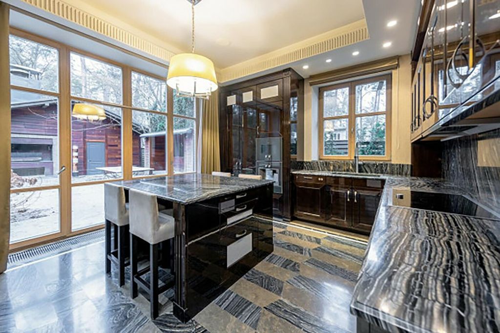 Kuća u Rusiji Stevena Seagala - 13