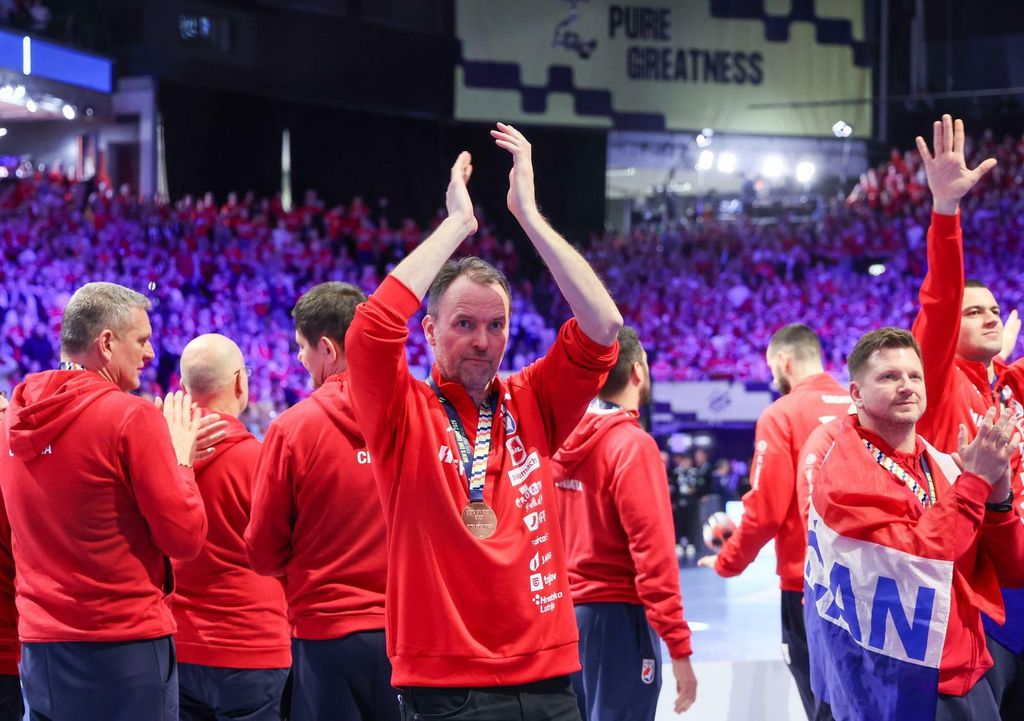 Hrvatski rukometaši slave europsku broncu - 5