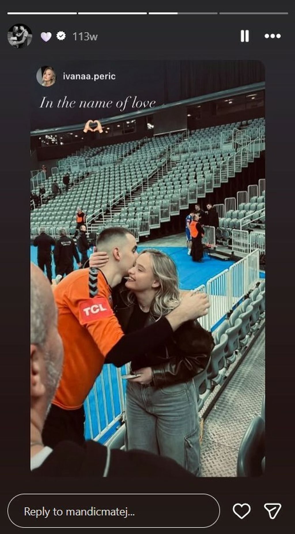 Matej Mandić s djevojkom