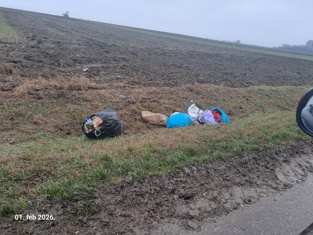 Ilegalno odlaganje otpada na izlazu iz Tenje - 3
