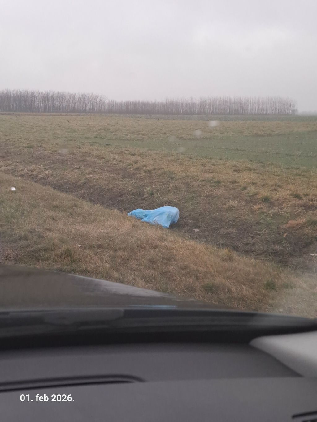 Ilegalno odlaganje otpada na izlazu iz Tenje - 3