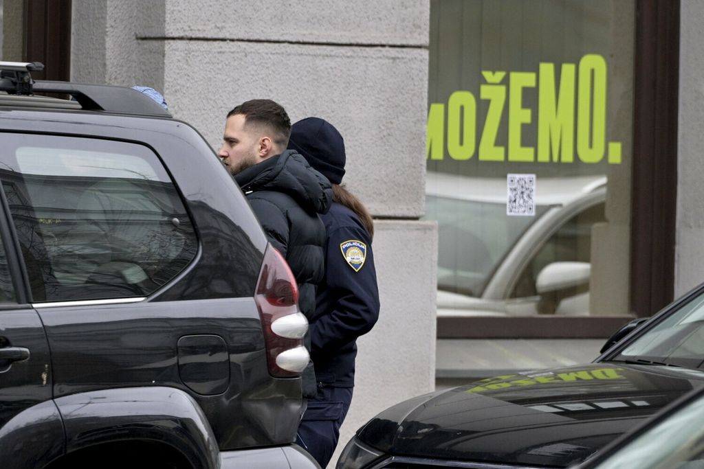 Policija u prostorijama stranke Možemo! - 6