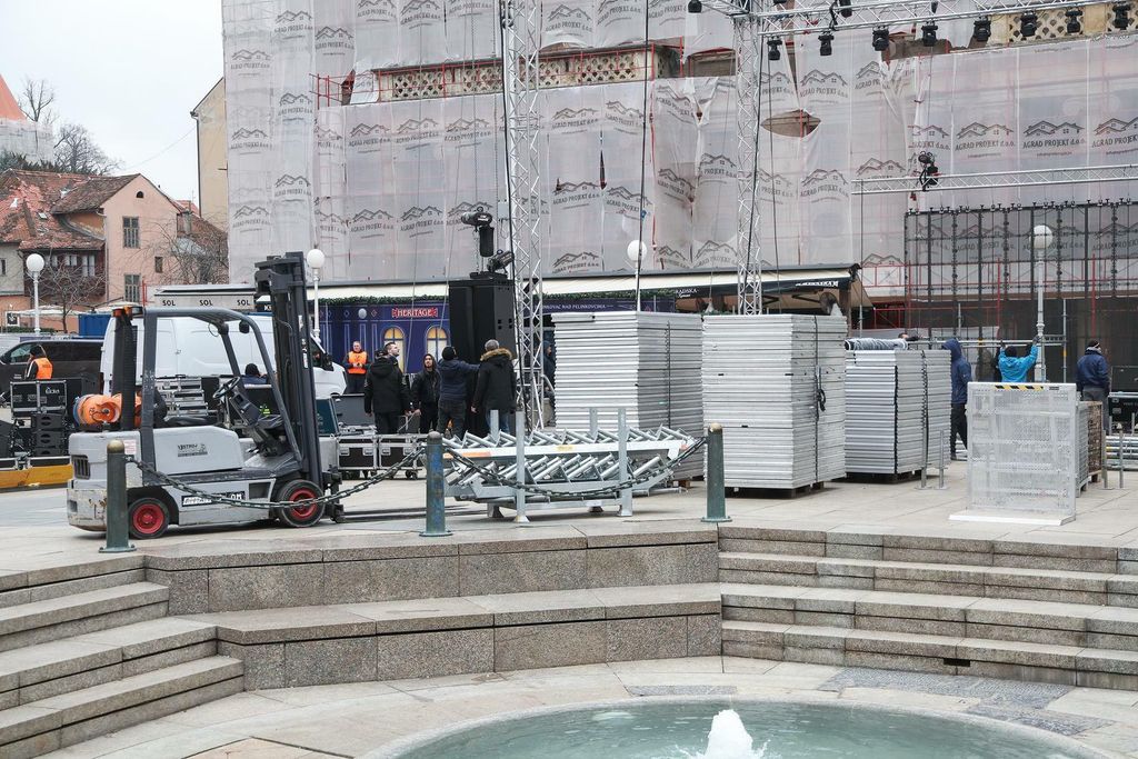 Trg uoči dočeka rukometaša u 18h - 8