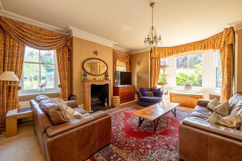 Bivša kraljevska rezidencija s potpisom kralja Georgea VI. - 17