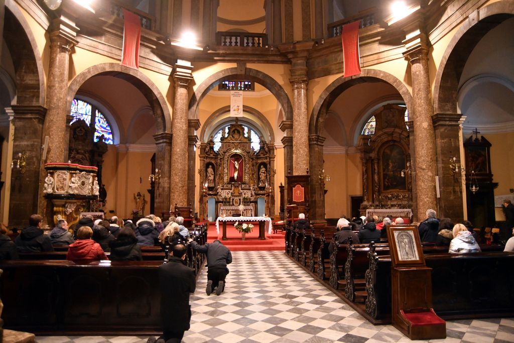 Molitelji na Trgu - 2