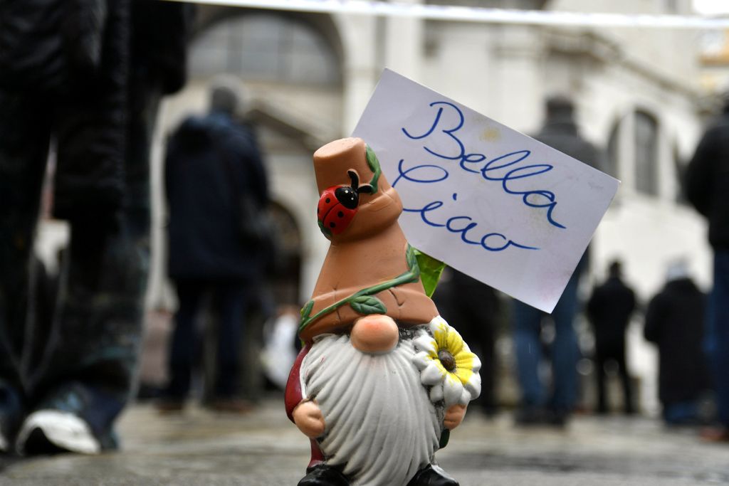 Molitelji na Trgu - 2