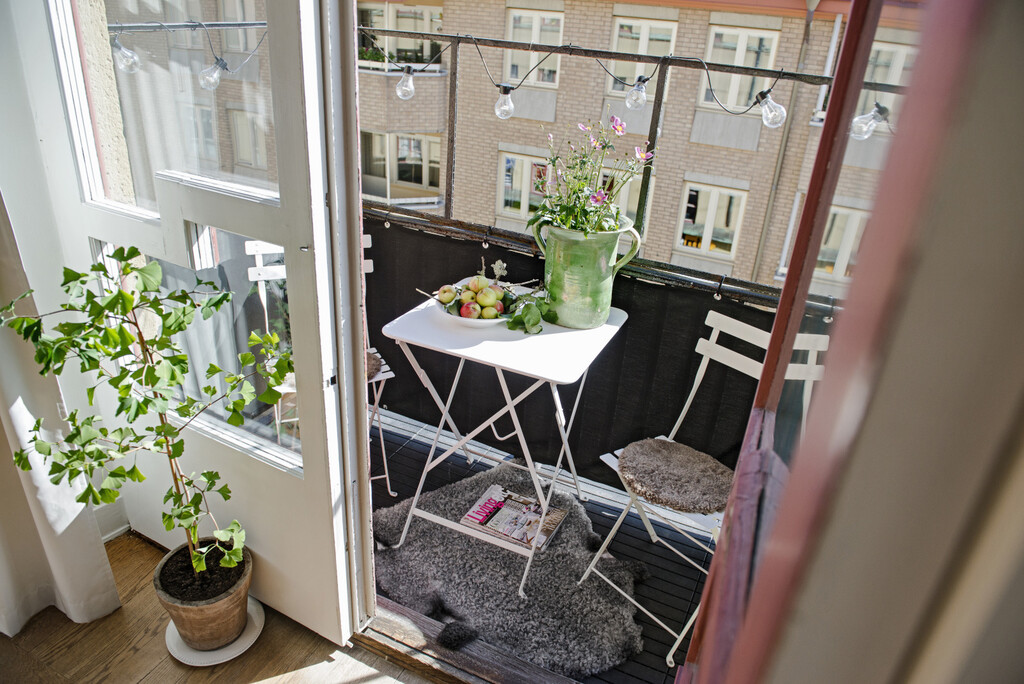 U sezoni proljeće/ljeto 2026. balkon postaje mala privatna oaza inspirirana atmosferom omiljenih kvartovskih kafića