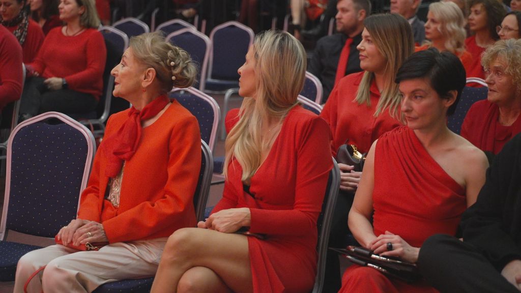 In Magazin: Crvene haljine - 1