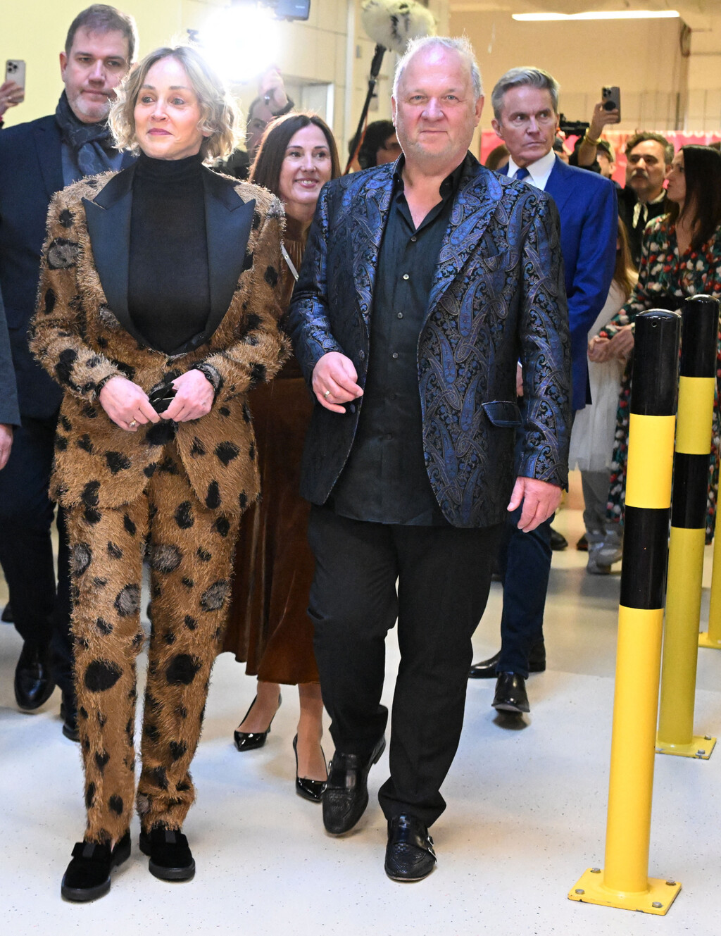 Sharon Stone u čupavom odijelu - 4