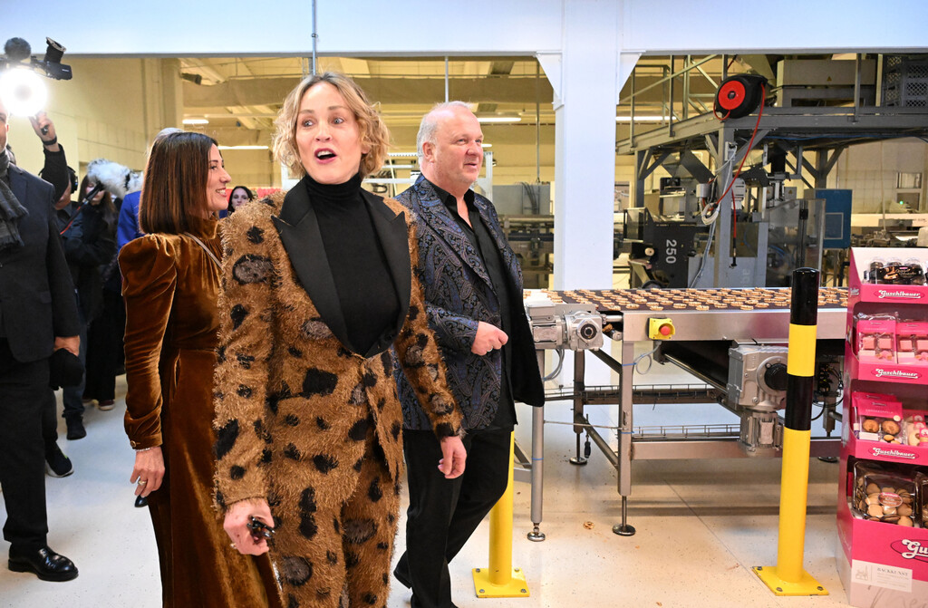 Sharon Stone u čupavom odijelu - 6