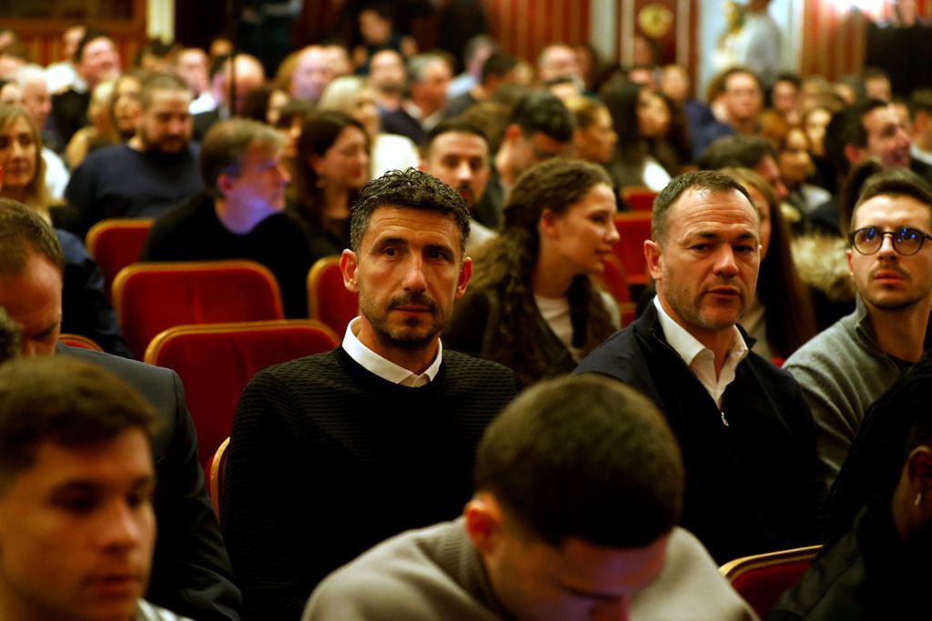 Poznati na pretpremijeri operet