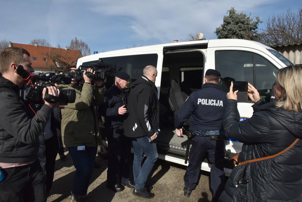 Vinko Grgić dolazi pred suca istrage u Osijeku