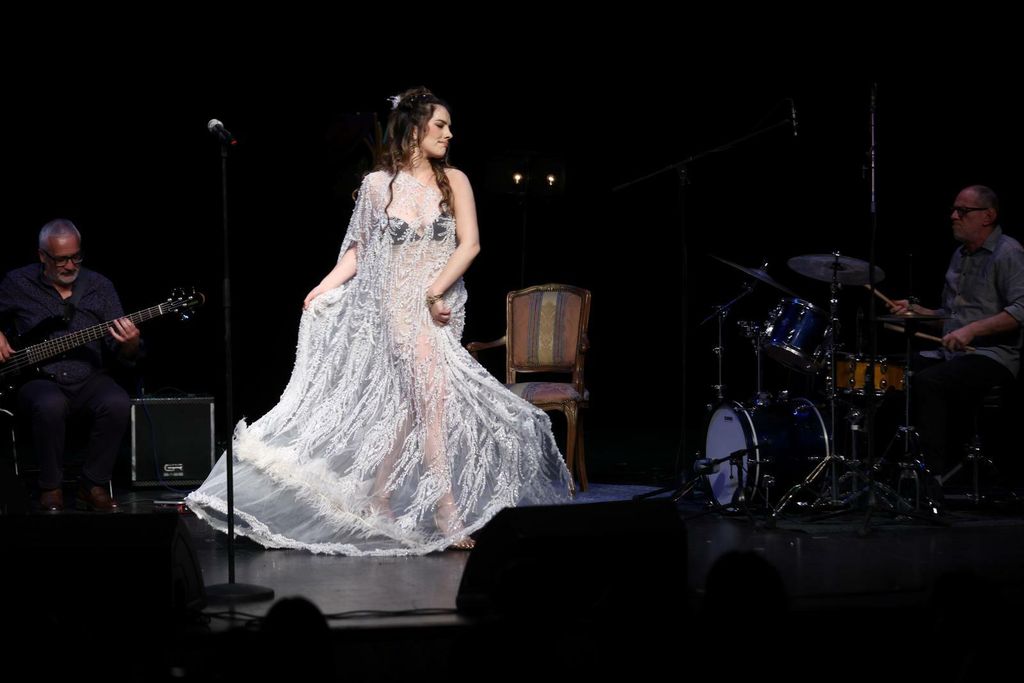 Ana Uršula Najev - 2