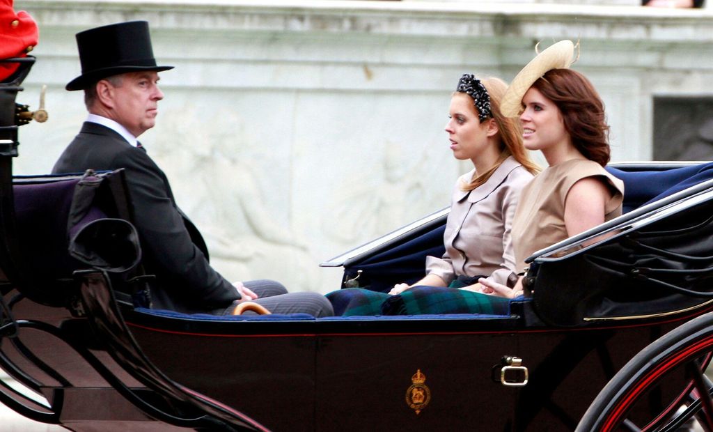 Princeze Beatrice i Eugenie i princ Andrew