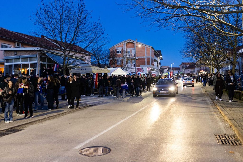 Atmosfera u Širokom Brijegu uoči koncerta Marka Perkovića Thompsona