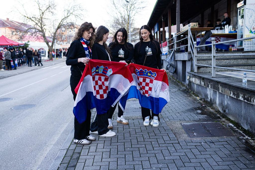 Atmosfera u Širokom Brijegu uoči koncerta Marka Perkovića Thompsona