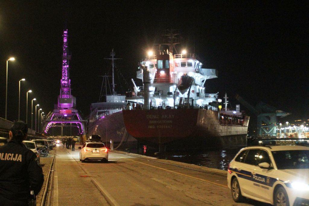 Rijeka: Teretni brod Deniz Akay udario je u brod Galeb