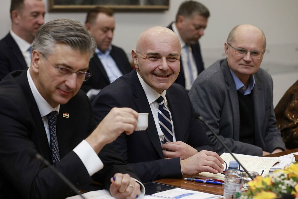 Odbori Hrvatskog sabora glasaju o povjerenju dr. Ružiću - 9