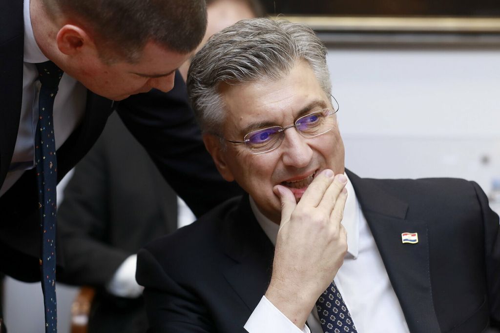 Odbori Hrvatskog sabora glasaju o povjerenju dr. Ružiću - 9