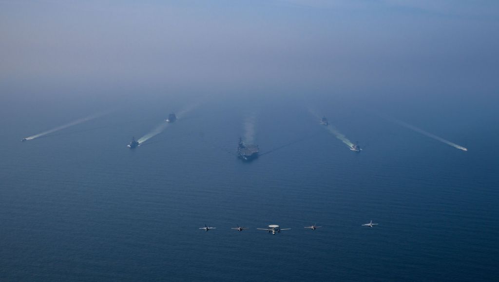 Satelitska snimka broda USS Abraham Lincoln