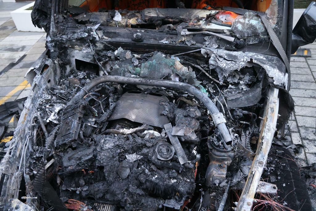 Izgoren automobil Bake Praseta - 4