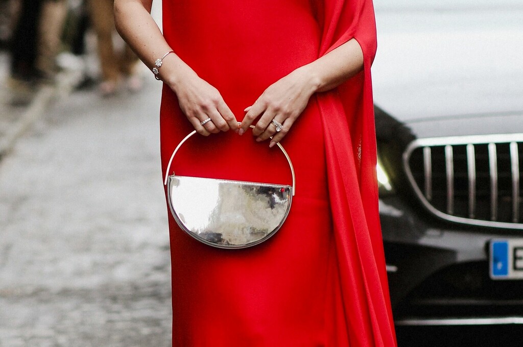 Haljine u jarkoj nijansi crvene boje bit će hit