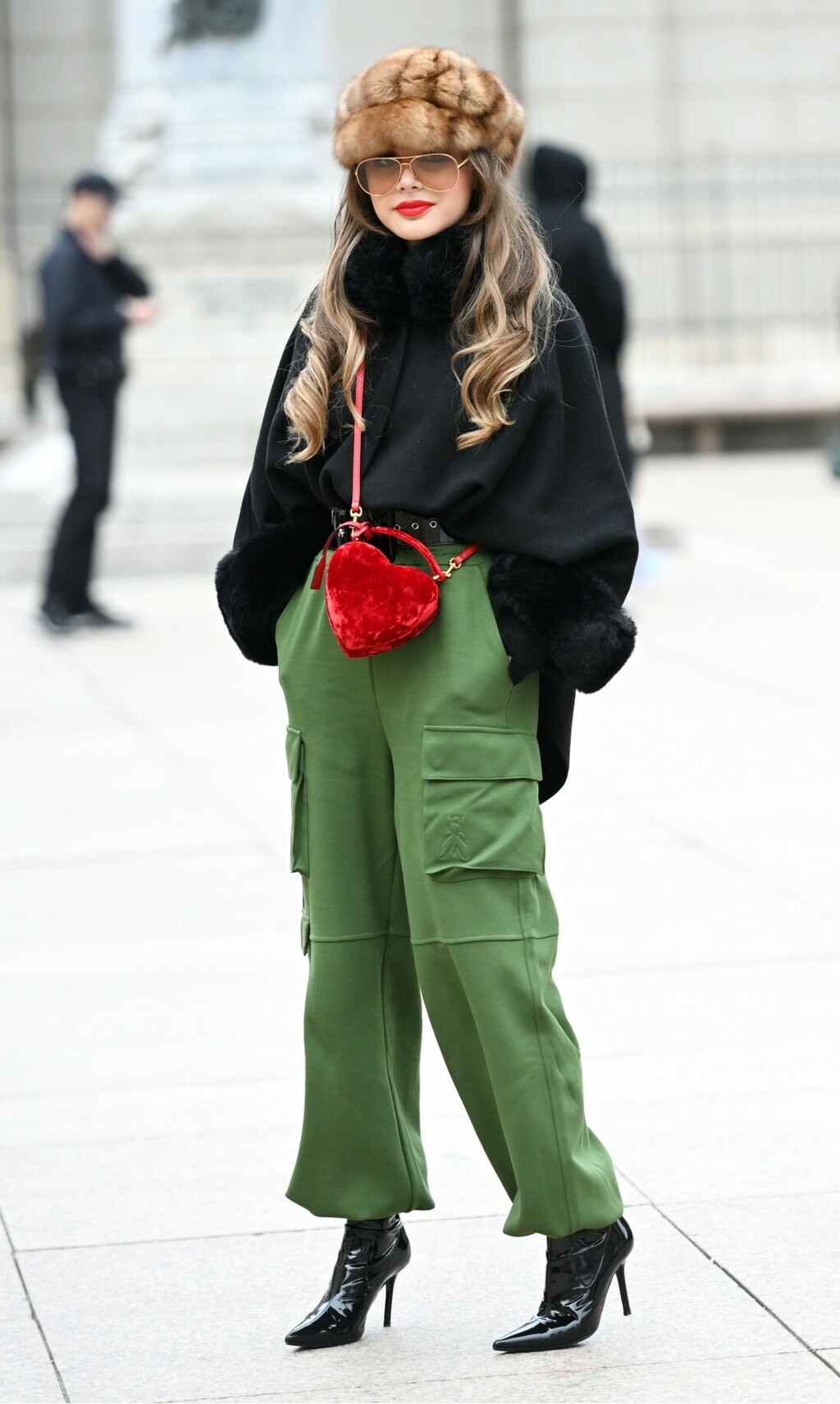 Ljepotica iz Zagreba s preslatkom torbom u obliku srca