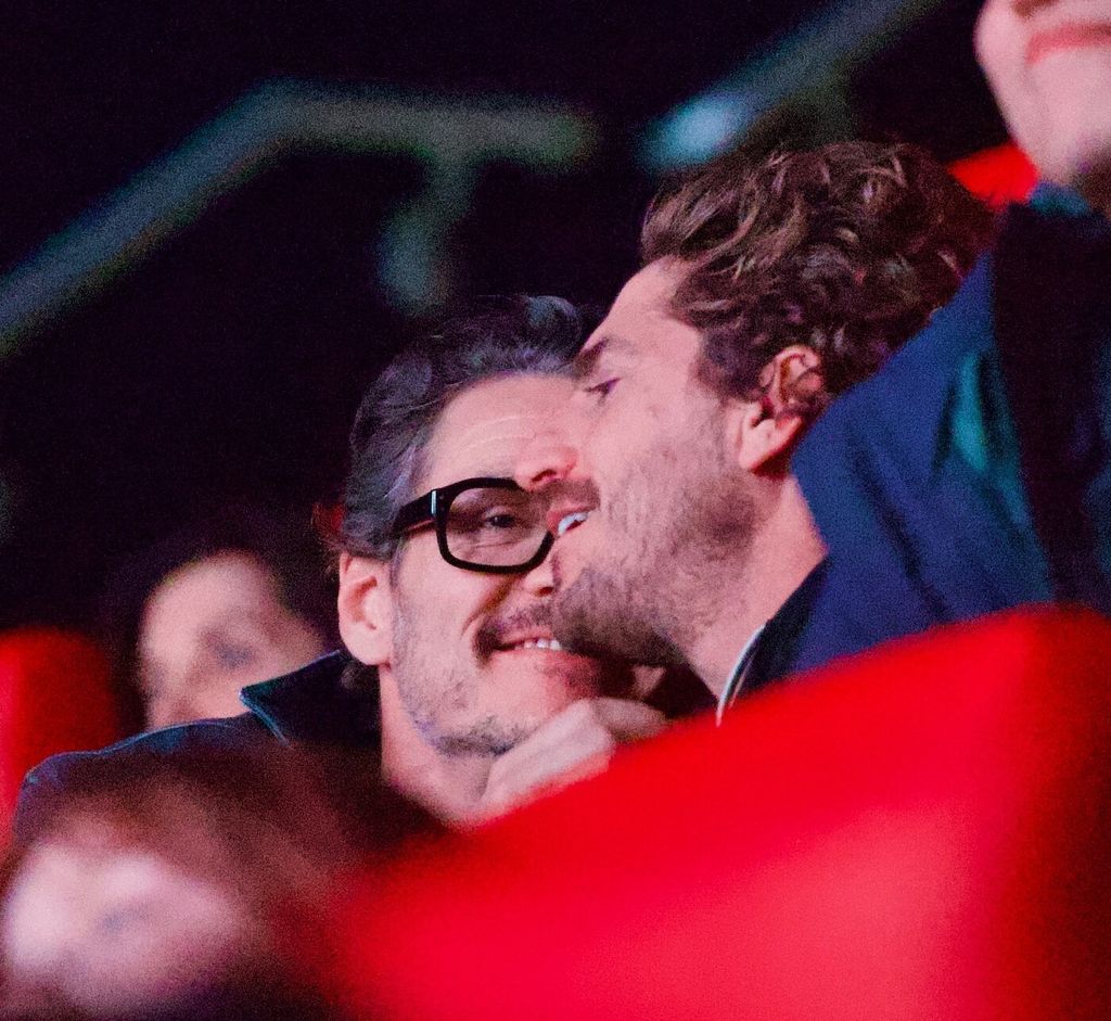 Pedro Pascal, Rafael Olarra