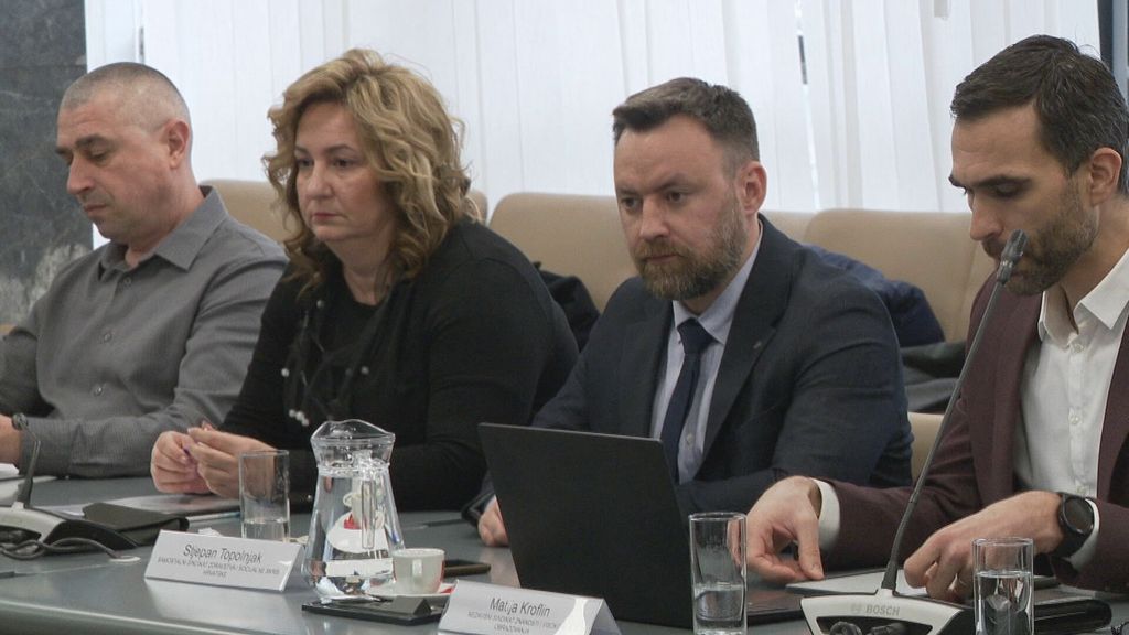 Sindikati javnih i državnih službi i dalje nezadovoljni - 2