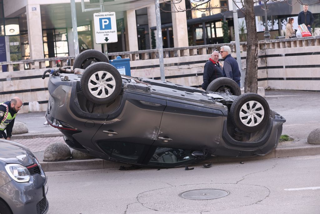 Prometna nesreća na Mažuranićevom šetalištu u Splitu - 6