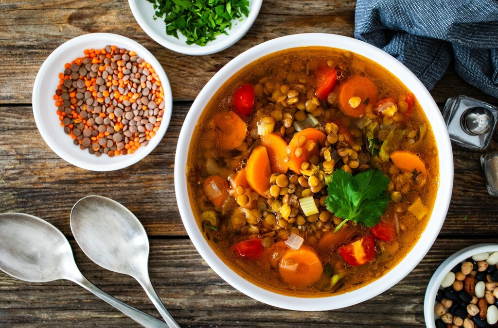 Varivo od leće i povrća