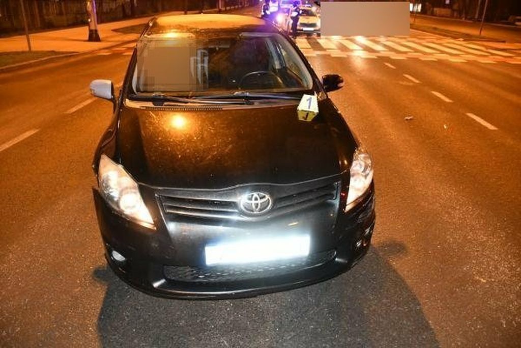 Divljao autom po Zagrebu pa se zabio u policijsko vozilo - 1