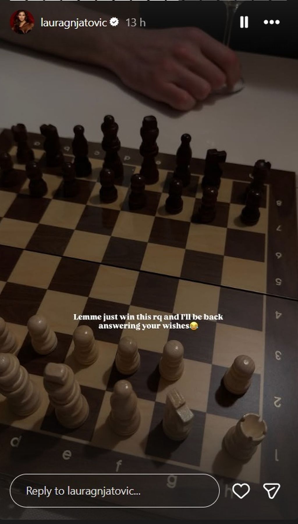 Laura Gnjatović na Instagramu - 2