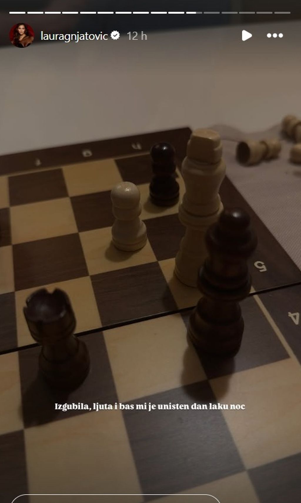 Laura Gnjatović na Instagramu - 6