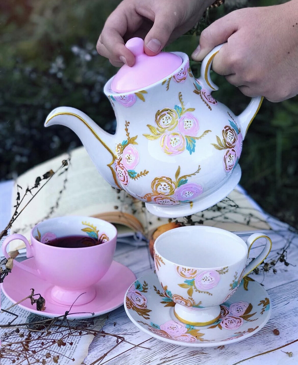 Brend Porcelanija ima prelijepo oslikane šalice i ostalo posuđe - 2