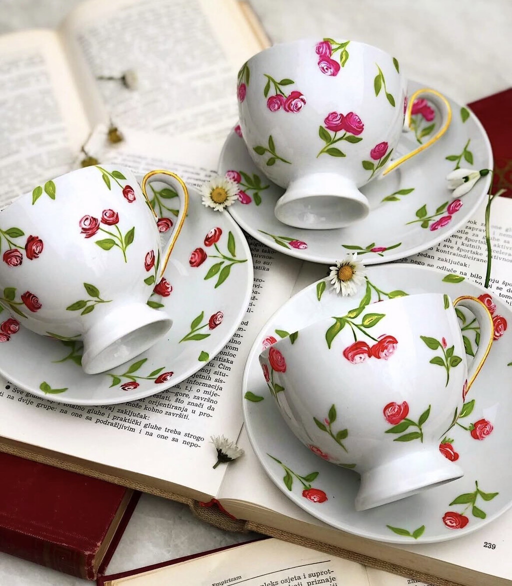 Brend Porcelanija ima prelijepo oslikane šalice i ostalo posuđe - 4
