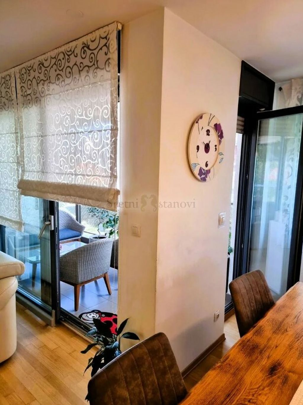 Luksuzan stan - pogled na Branimirovu - 4