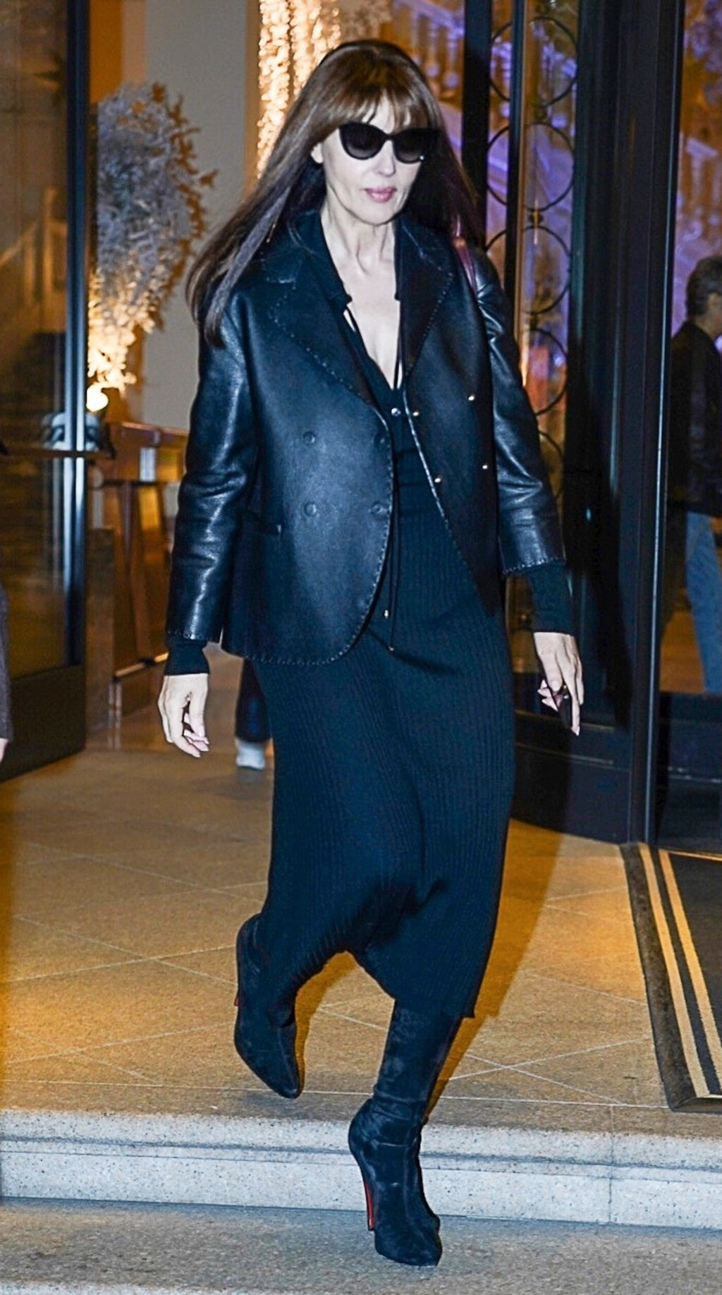 Monica Bellucci u čizmama Christiana Louboutina i pencil suknji - 6