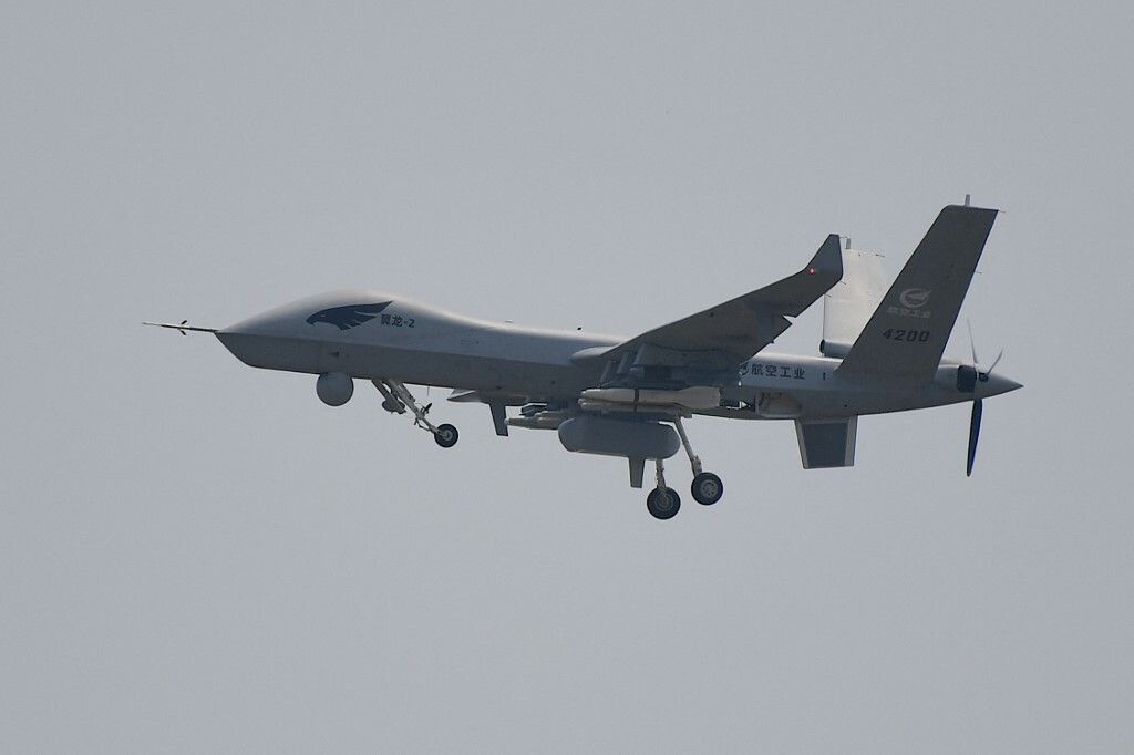 Xi Jinping i Wing Loong dron
