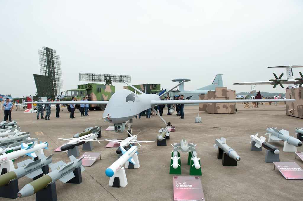 Xi Jinping i Wing Loong dron