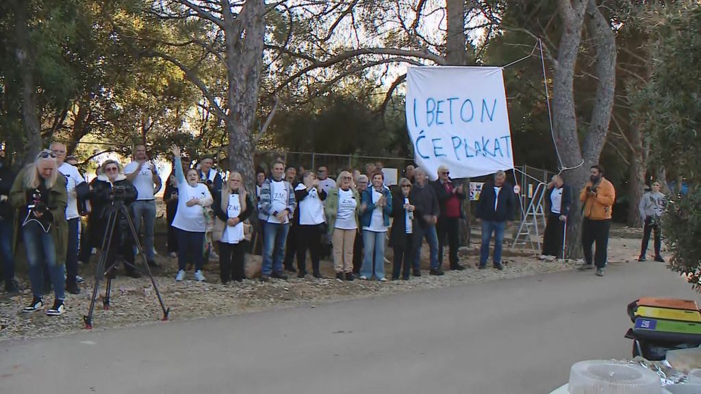 Mještani Šimuna digli glas zbog zatvaranja plaže - 1
