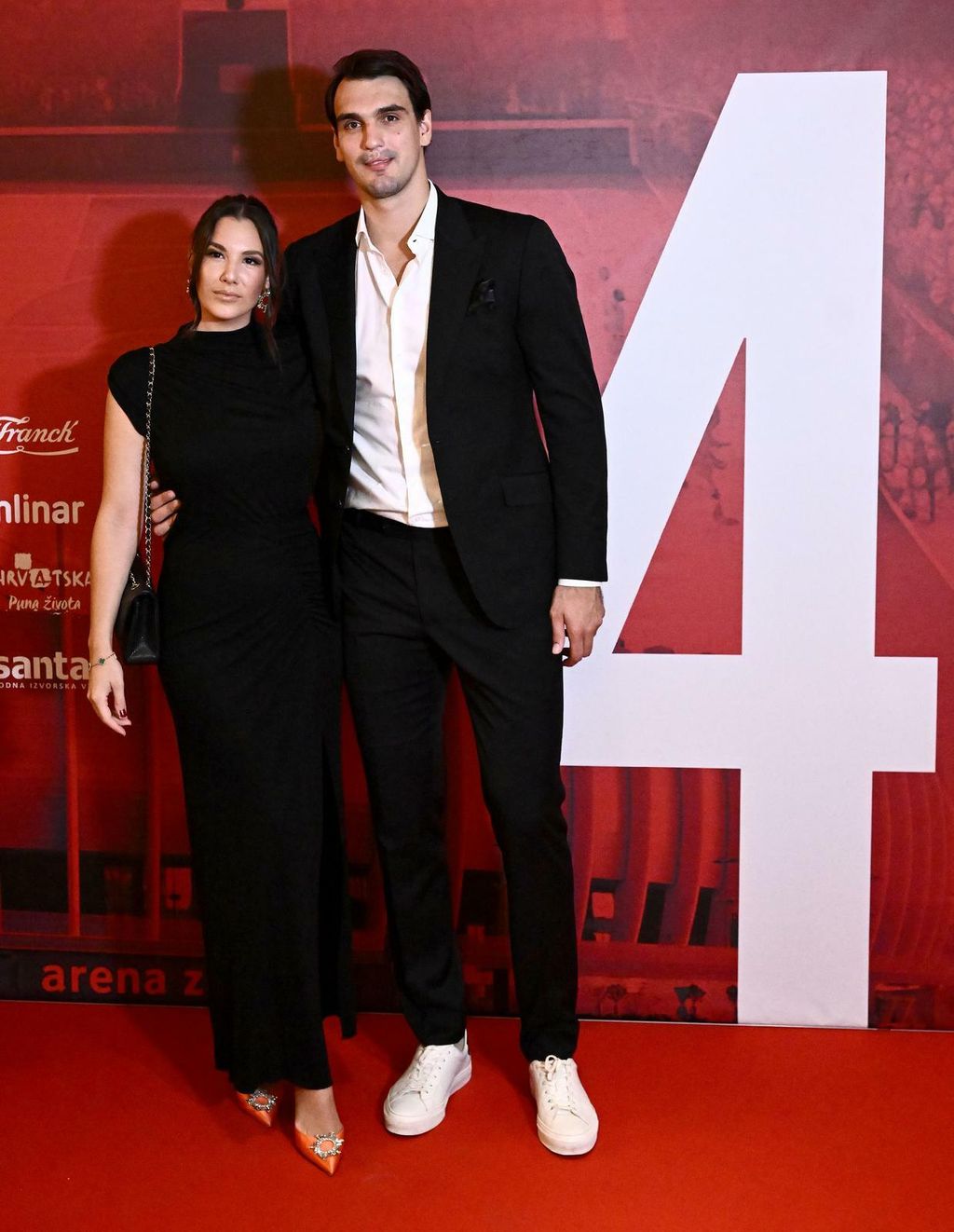 Dario Šarić s partnericom