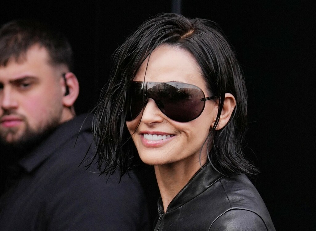 Demi Moore s mokrim bobom na reviji modne kuće Gucci - 6