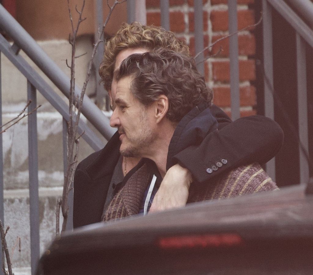 Pedro Pascal, Rafael Olarra