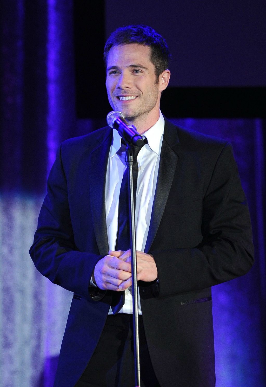 Luke MacFarlane