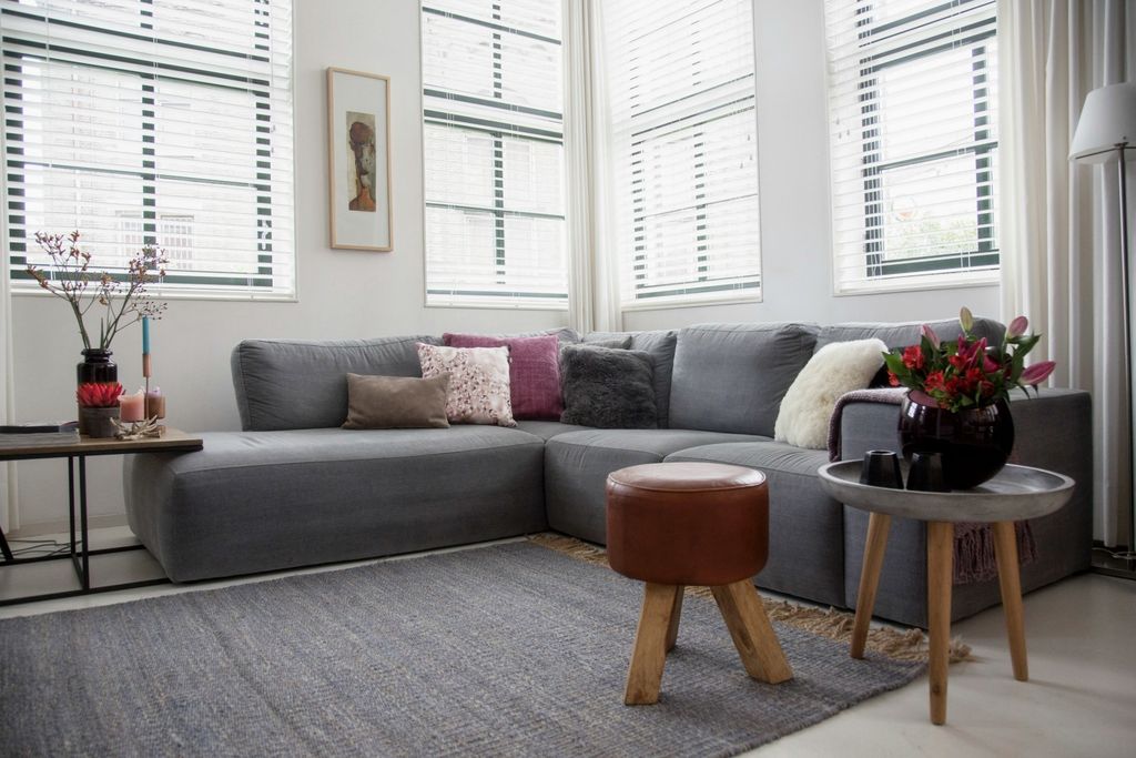 Mali stolovi u dnevnoj sobi - 10